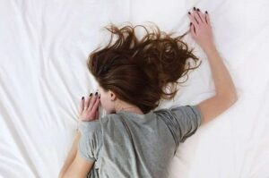 Có được giấc ngủ lành mạnh phù hợp là điều quan trọng đối với sức khỏe tổng thể